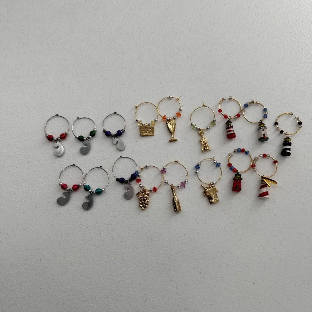Set Of 17 wine Charms With Assorted Pendants &‎ Beads lighthouse bar ware gold